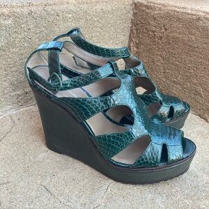 Lisa for Donald for Pliner GREEN SNAKE Platform Wedge Sandal Size 9.5M Heels New